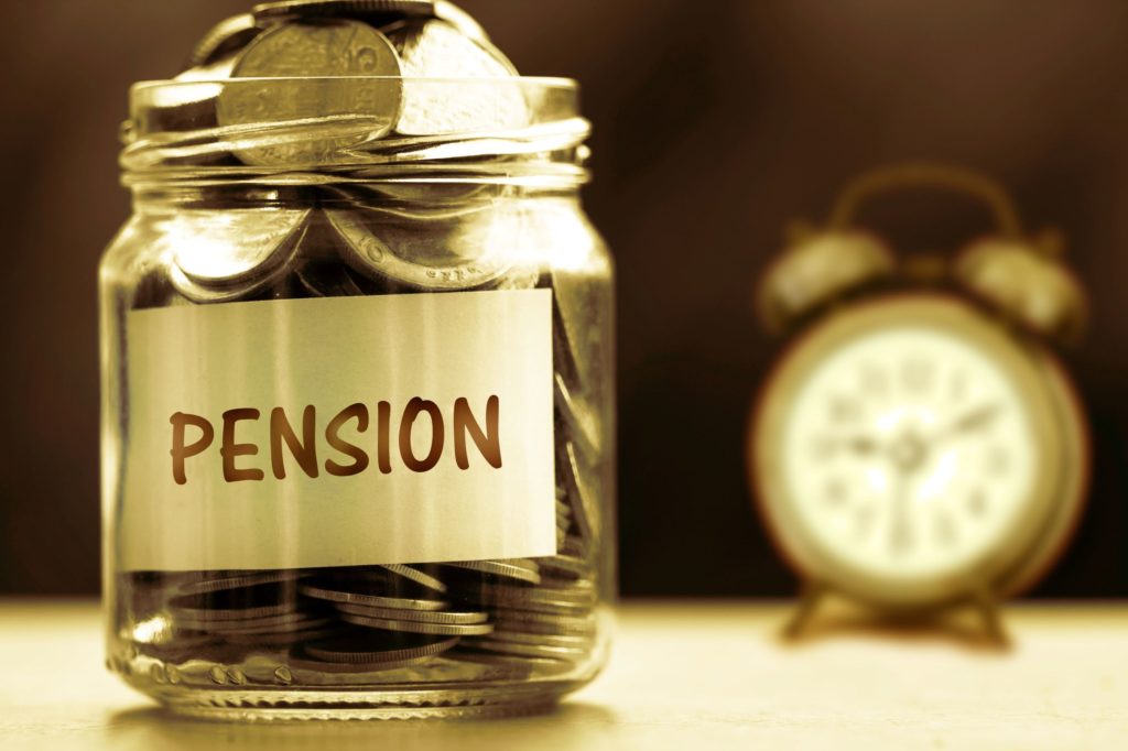 should-i-cash-out-my-pension-to-buy-an-annuity-atlas-financial